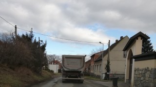 V Buštěhradě kontroluje městská policie kamiony. Nemohou je zastavit všude