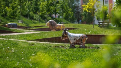Zoologickou zahradu v Kladně po letech nahradil park se zvířaty