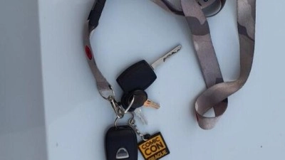 Nezletilý hoch z ubytovny místo vrácení klíčů zkoušel, zda jimi neotevře auta