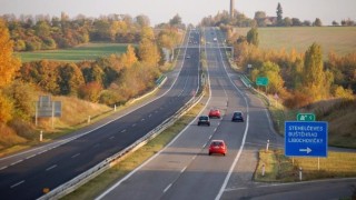 Dálnice D7 u Stehelčevsi je nejnebezpečnější místo na silnici v celém kraji