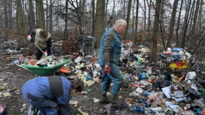 Muže, kter&yacute; zneči&scaron;ťuje les, si policie před lety předvolala. M&aacute; omezenou sv&eacute;pr&aacute;vnost