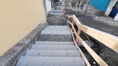 Počasí přerušilo rekonstrukci podprůhonského schodiště, hotovo bude na jaře