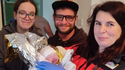Tohle krásné miminko přišlo na svět na Kladně doma. Záchranka jen asistovala