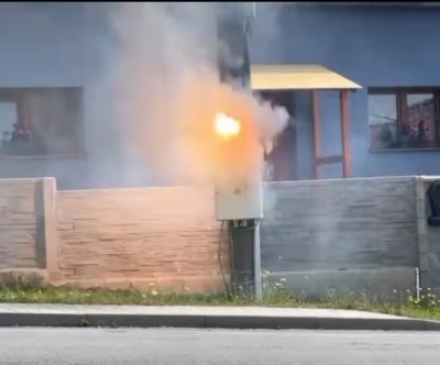 V pondělí dopoledne začala hořet rozvodna ve Lhotě