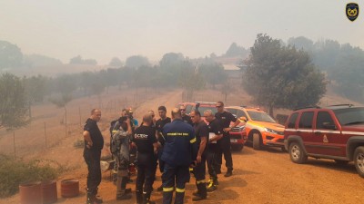 Obrazem: Čeští hasiči dorazili na místo požárů v Řecku