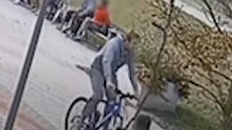 Už ho mají! Strážníci dopadli cyklistu, který srazil chlapečka