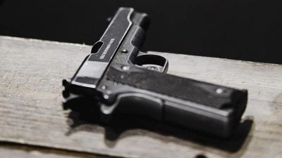 Tragédie v Kladně! Muž postřelil ženu a poté zbraň otočil proti sobě. Zemřel