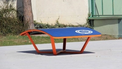 Nový sport na Kladně. Profesionálové představí TEQBALL stoly na Sletišti