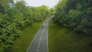Trať na Kladno v Praze zahloubí