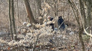 Les u Kožovky: bezdomovec nyní hromadí nepořádek u badmintonu