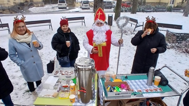 Nemocnice zve právě teď na zdobení stromku, koledy a cukroví