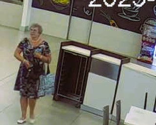 Hledá se žena, která v Oáze našla peníze a neodevzdala je
