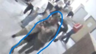 Ochranka napadla v kladenském klubu hosta. Hledá se poškozený