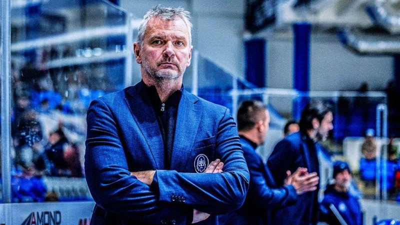 Ryt&iacute;ři Kladno měn&iacute; realizačn&iacute; t&yacute;m: David Čerm&aacute;k konč&iacute;, stř&iacute;dačku přeb&iacute;raj&iacute; Tom&aacute;&scaron; Plekanec, Jiř&iacute; Burger a Ivan Majesk&yacute;