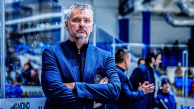 Ryt&iacute;ři Kladno měn&iacute; realizačn&iacute; t&yacute;m: David Čerm&aacute;k konč&iacute;, stř&iacute;dačku přeb&iacute;raj&iacute; Tom&aacute;&scaron; Plekanec, Jiř&iacute; Burger a Ivan Majesk&yacute;